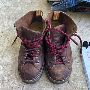 DR MARTENS BOOTS SIZE 5 fits 7 women’s